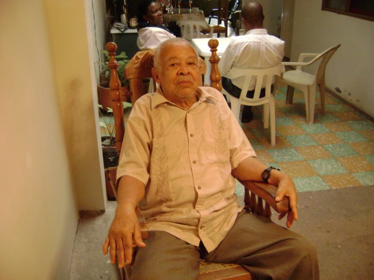 A LA MEMORIA DE AULIO CÉSAR RICARD GARCÉS