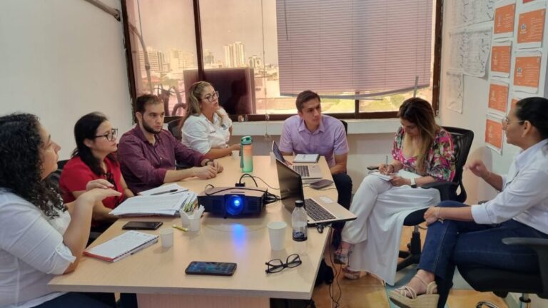 Gobernación realizó mesa de trabajo con la Fiduprevisora para revisar atención en salud y pensión a los docentes