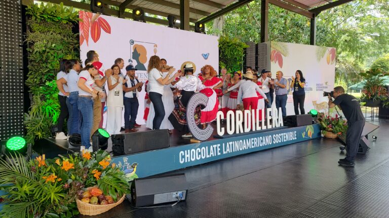 MUJERES DE URABÁ TRASCIEDEN CON ATENEA