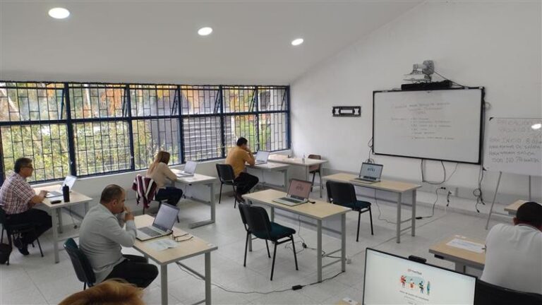Convocatoria de empleo para profesores Convocatoria de empleo para profesores