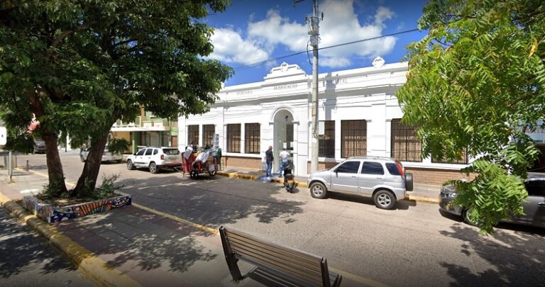 Docentes que ganaron concurso por mérito exigen continuar el proceso Docentes que ganaron concurso por mérito exigen continuar el proceso