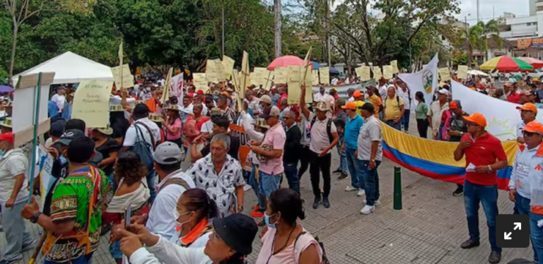 Gremio de docentes anuncia jornada de paro en respaldo al Gobierno Nacional