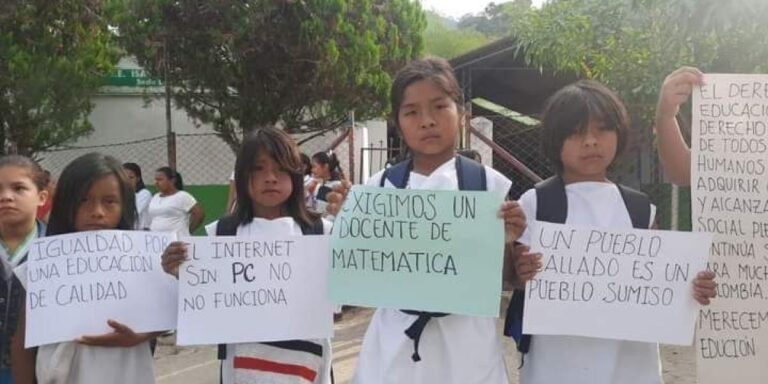 Colegios implementan ‘pico y grado’ por falta de profesores