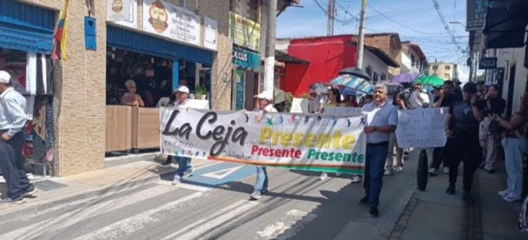 Maestros, marchan por «Churrasco» en la salud, pero se encuentran con un «Chasco» de salud.