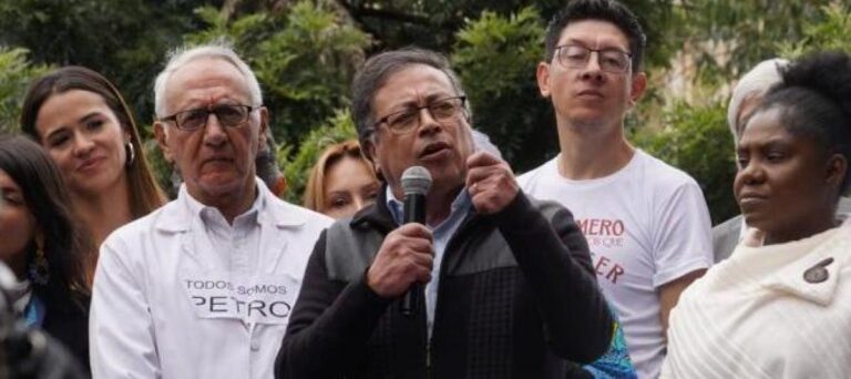 Petro llama al magisterio a liderar la vacunación nacional contra la fiebre amarilla